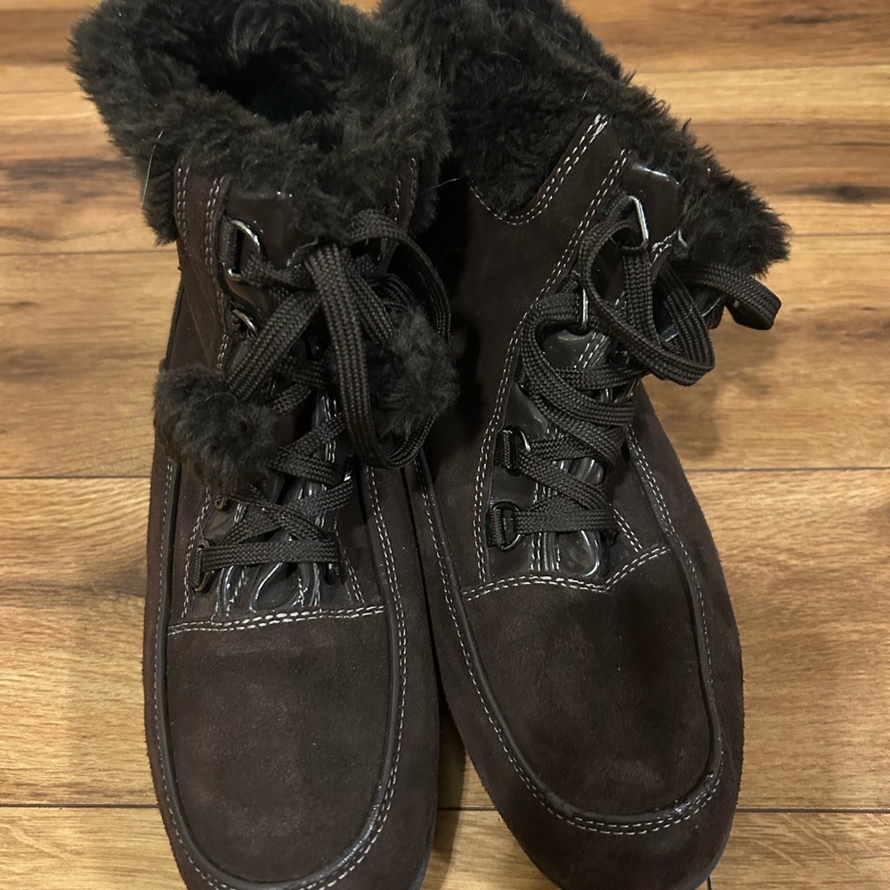 Women's Brown Fur-Lined Boots